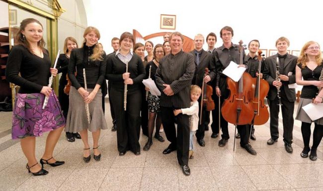 Členové Akademického orchestru ČVUT